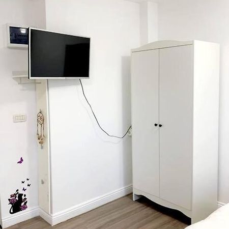 Central Studio Flat Bukarest Exteriör bild